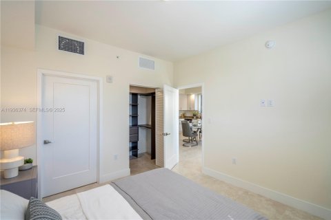 Apartment in Coral Gables, Florida 3 bedrooms, 136.1 sq.m. № 1994452 - photo 18