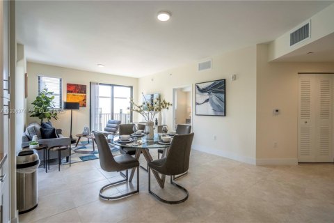 Apartment in Coral Gables, Florida 3 bedrooms, 136.1 sq.m. № 1994452 - photo 8