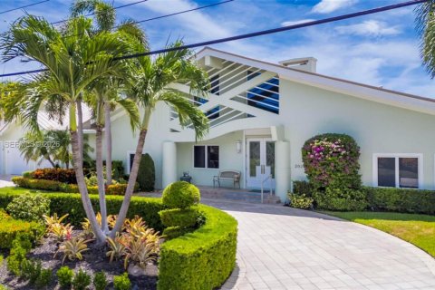 Casa en venta en Lighthouse Point, Florida, 5 dormitorios, 553.88 m2 № 2353750 - foto 8