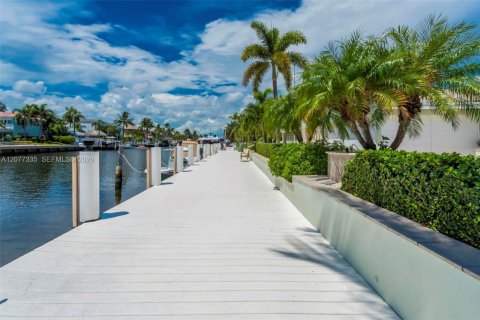 Casa en venta en Lighthouse Point, Florida, 5 dormitorios, 553.88 m2 № 2353750 - foto 2