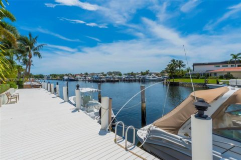 Casa en venta en Lighthouse Point, Florida, 5 dormitorios, 553.88 m2 № 2353750 - foto 3
