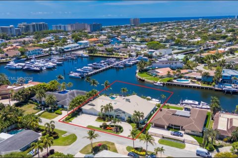House in Lighthouse Point, Florida 5 bedrooms, 553.88 sq.m. № 2353750