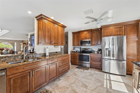 House in New Port Richey, Florida 3 bedrooms, 248.7 sq.m. № 1526911 - photo 22