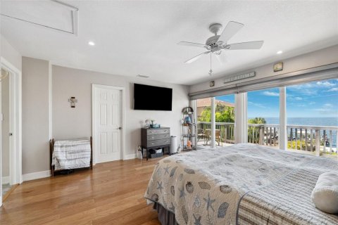 House in New Port Richey, Florida 3 bedrooms, 248.7 sq.m. № 1526911 - photo 4