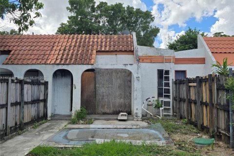 Купить таунхаус в Лодерхилл, Флорида 2 спальни, 92.9м2, № 1955445 - фото 1