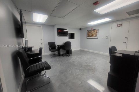 Купить коммерческую недвижимость в Норт-Майами, Флорида № 1986473 - фото 5