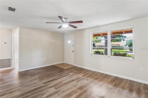 Villa ou maison à vendre à Saint Petersburg, Floride: 2 chambres, 93.65 m2 № 2429453 - photo 4