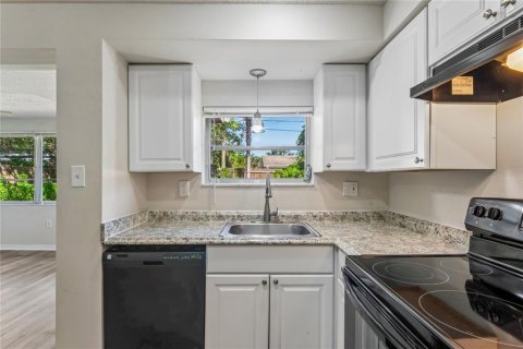 Villa ou maison à vendre à Saint Petersburg, Floride: 2 chambres, 93.65 m2 № 2429453 - photo 6