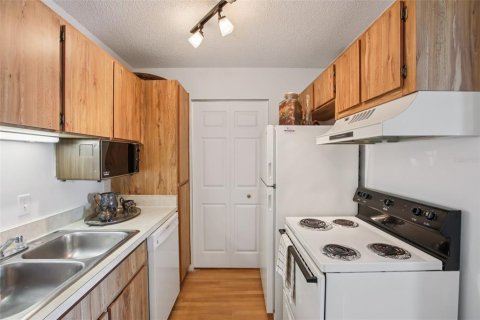 Купить кондоминиум в Палм-Харбор, Флорида 8 комнат, 130.99м2, № 2149238 - фото 26