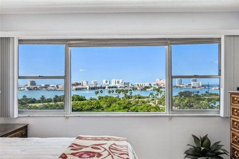 Condo in Clearwater, Florida, 2 bedrooms № 2234435 - photo 25