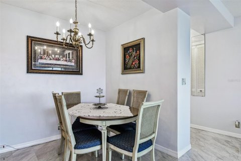 Condo in Clearwater, Florida, 2 bedrooms № 2234435 - photo 8