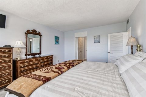 Condo in Clearwater, Florida, 2 bedrooms № 2234435 - photo 30