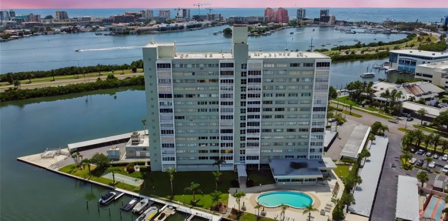 Condo in Clearwater, Florida, 2 bedrooms № 2234435