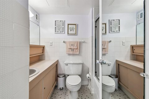 Condo in Clearwater, Florida, 2 bedrooms № 2234435 - photo 19