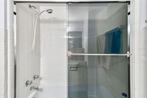 Condo in Clearwater, Florida, 2 bedrooms № 2234435 - photo 21