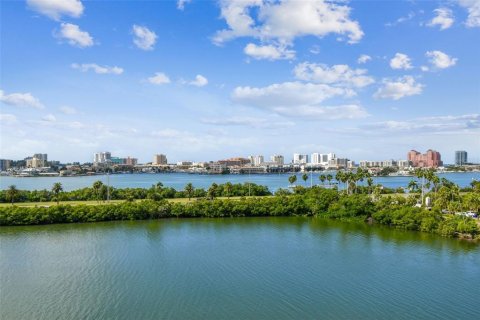 Condo in Clearwater, Florida, 2 bedrooms № 2234435 - photo 4