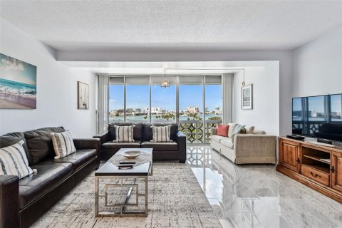 Condo in Clearwater, Florida, 2 bedrooms № 2234435 - photo 5
