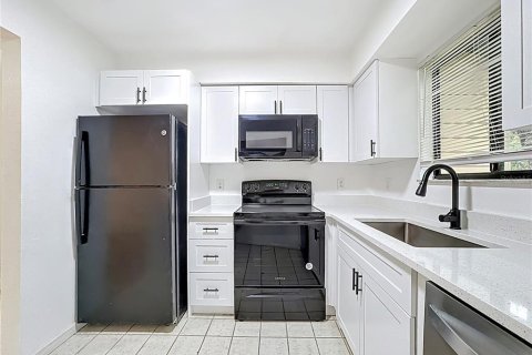 Condominio en alquiler en Kissimmee, Florida, 2 dormitorios, 87.14 m2 № 1919030 - foto 5