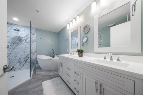 Copropriété à vendre à Aventura, Floride: 2 chambres, 134.99 m2 № 2056879 - photo 12