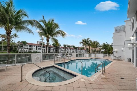 Copropriété à vendre à Aventura, Floride: 2 chambres, 134.99 m2 № 2056879 - photo 19