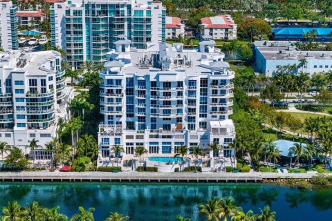 Copropriété à vendre à Aventura, Floride: 2 chambres, 134.99 m2 № 2056879 - photo 1
