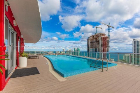 Condo in Hallandale Beach, Florida, 2 bedrooms  № 1692422 - photo 4