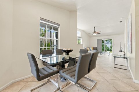 Villa ou maison à vendre à Boynton Beach, Floride: 2 chambres, 125.79 m2 № 2370217 - photo 8