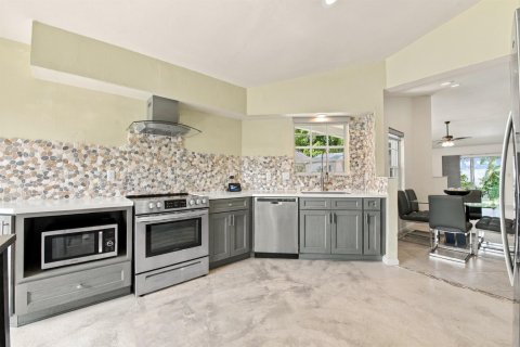 Villa ou maison à vendre à Boynton Beach, Floride: 2 chambres, 125.79 m2 № 2370217 - photo 2