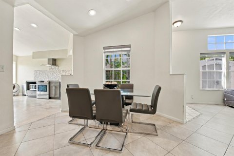 Villa ou maison à vendre à Boynton Beach, Floride: 2 chambres, 125.79 m2 № 2370217 - photo 6