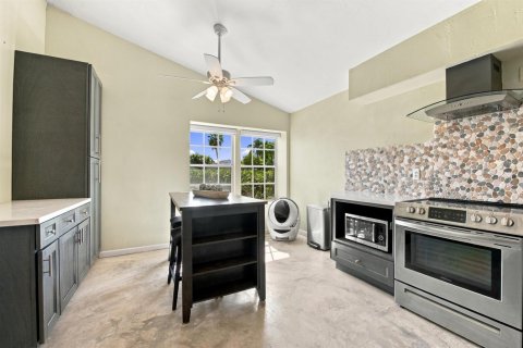 Villa ou maison à vendre à Boynton Beach, Floride: 2 chambres, 125.79 m2 № 2370217 - photo 5