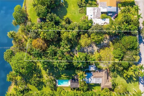 Terreno en venta en Miami, Florida № 2008517 - foto 2