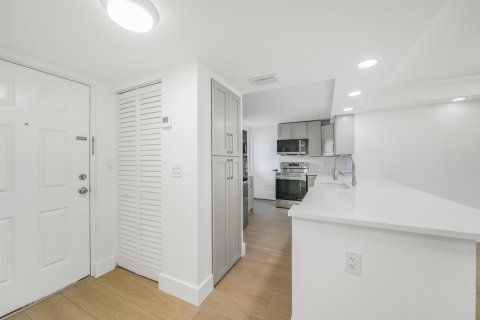 Copropriété à louer à Boca Raton, Floride: 3 chambres, 120.77 m2 № 2168710 - photo 3