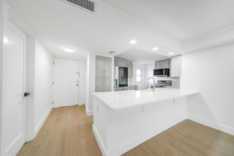 Copropriété à louer à Boca Raton, Floride: 3 chambres, 120.77 m2 № 2168710 - photo 9