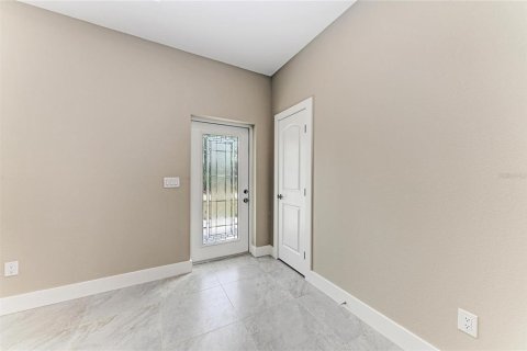 Villa ou maison à vendre à North Port, Floride: 3 chambres, 138.89 m2 № 2141993 - photo 5