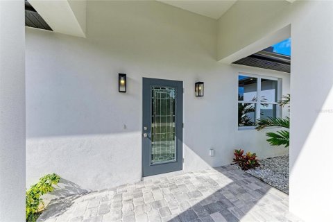 Villa ou maison à vendre à North Port, Floride: 3 chambres, 138.89 m2 № 2141993 - photo 4