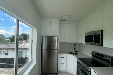 Appartement à louer à Hialeah, Floride: 2 chambres № 2434407 - photo 3