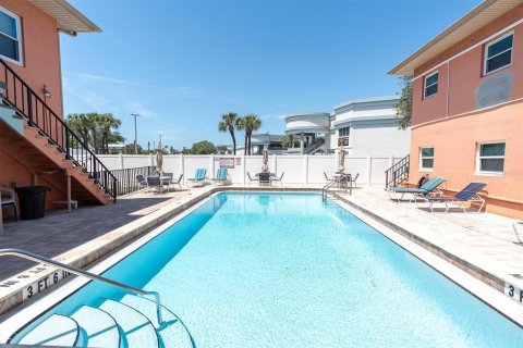 Copropriété à vendre à Saint Pete Beach, Floride: 2 chambres, 77.57 m2 № 2119062 - photo 16