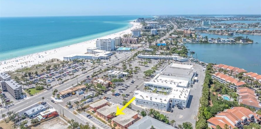 Condo à Saint Pete Beach, Floride, 2 chambres  № 2119062