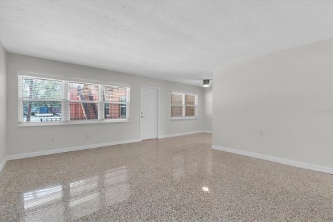 Copropriété à vendre à Saint Pete Beach, Floride: 2 chambres, 77.57 m2 № 2119062 - photo 4