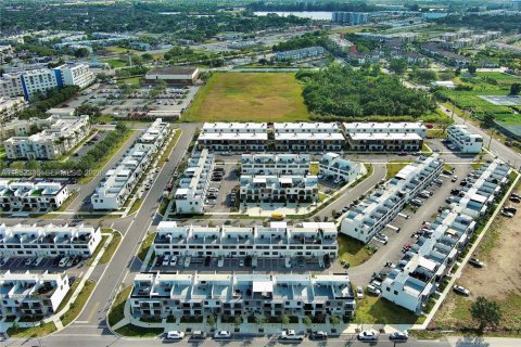 Touwnhouse à vendre à Homestead, Floride: 4 chambres, 129.88 m2 № 2089838 - photo 30