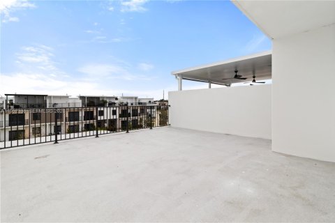 Touwnhouse à vendre à Homestead, Floride: 4 chambres, 129.88 m2 № 2089838 - photo 8
