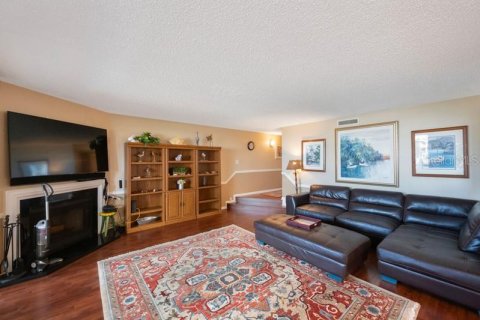 Condo in Saint Petersburg, Florida, 2 bedrooms № 2215904 - photo 15