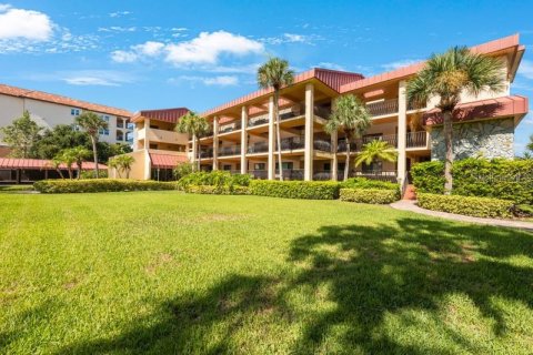 Condo in Saint Petersburg, Florida, 2 bedrooms  № 2215904