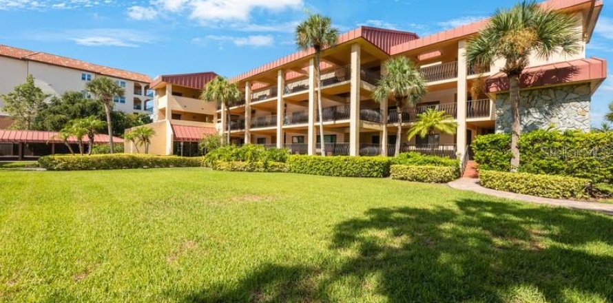 Condo in Saint Petersburg, Florida, 2 bedrooms № 2215904