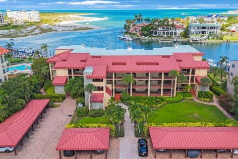 Condo in Saint Petersburg, Florida, 2 bedrooms № 2215904 - photo 5