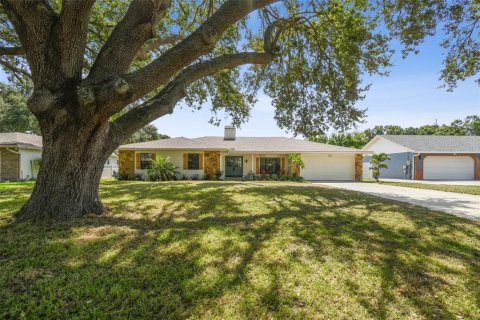 House in Winter Haven, Florida 3 bedrooms, 178.19 sq.m. № 1826975 - photo 3