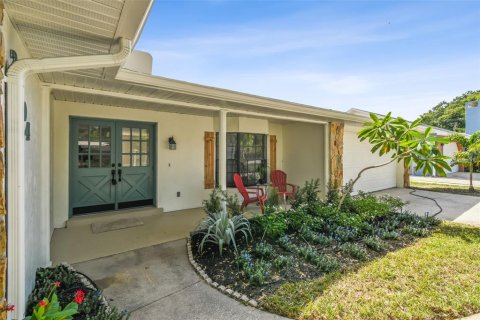 House in Winter Haven, Florida 3 bedrooms, 178.19 sq.m. № 1826975 - photo 5