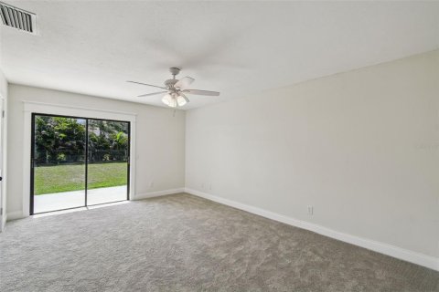 House in Winter Haven, Florida 3 bedrooms, 178.19 sq.m. № 1826975 - photo 14