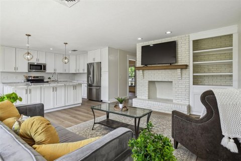 House in Winter Haven, Florida 3 bedrooms, 178.19 sq.m. № 1826975 - photo 28