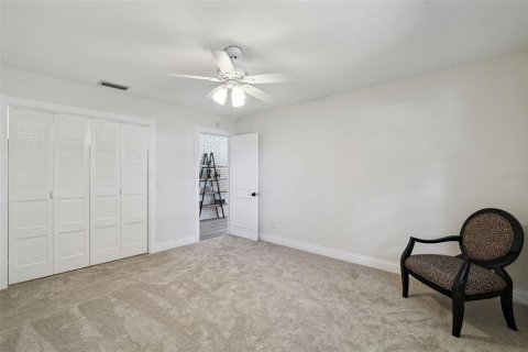 House in Winter Haven, Florida 3 bedrooms, 178.19 sq.m. № 1826975 - photo 7